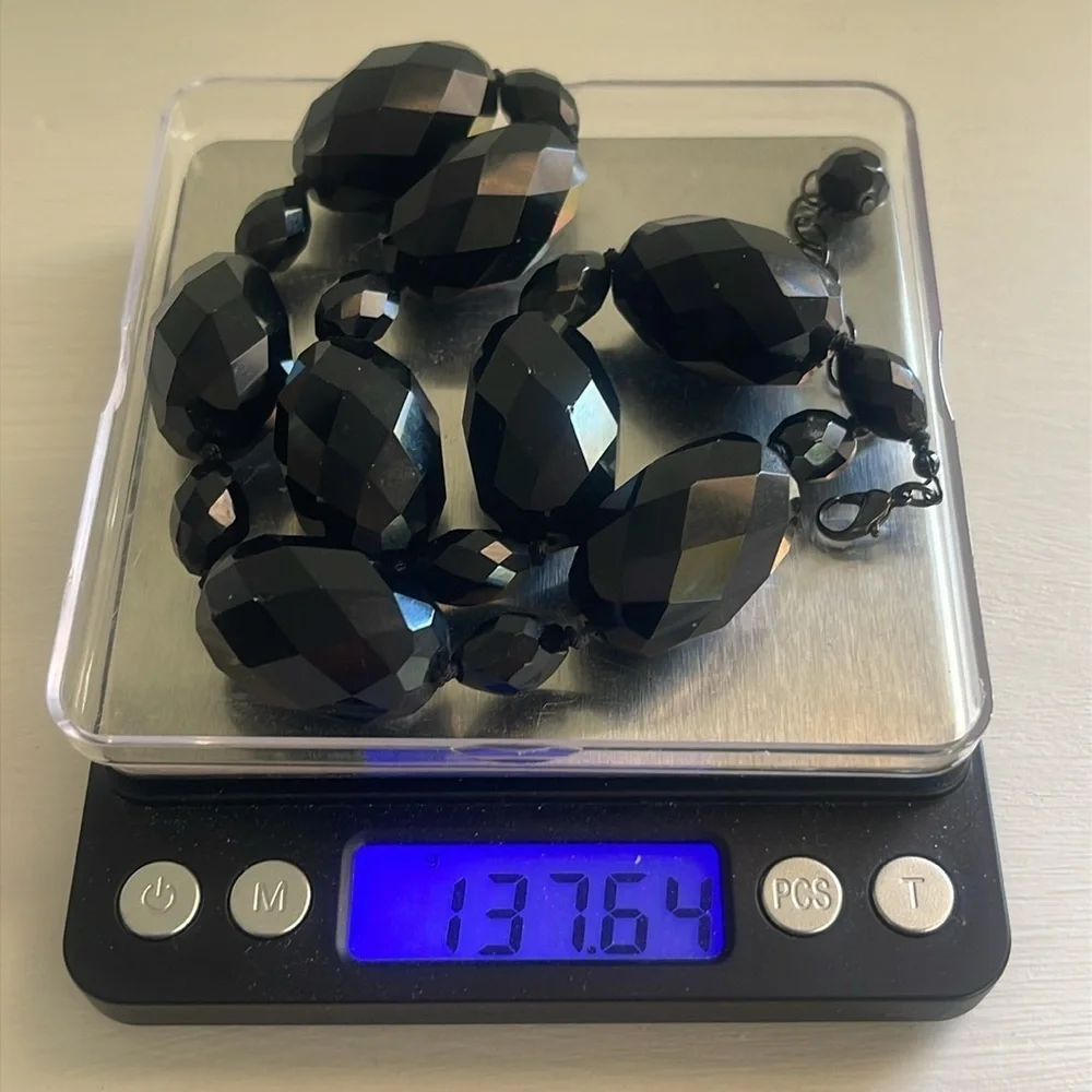Beautiful Vintage Black Glass Beaded Necklace.